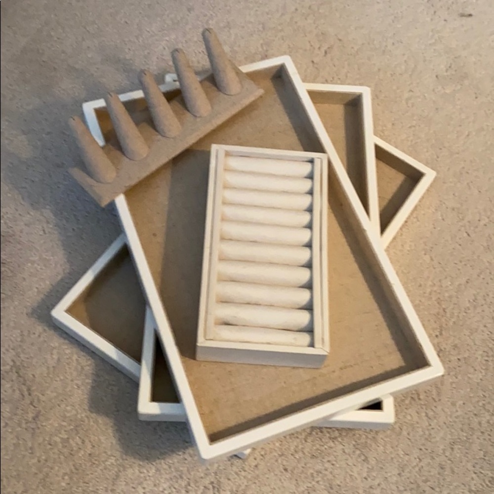 Accessory Display Pieces